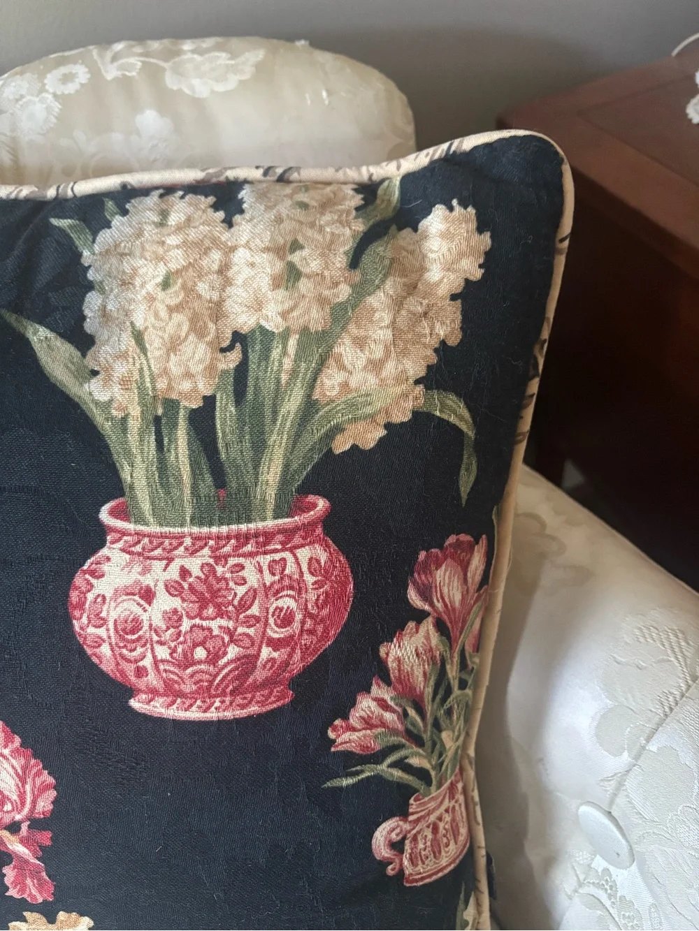 Vtg 2 Chinoiserie Floral Accent Pillows Set Platinum Collection USA Made 15”x16”